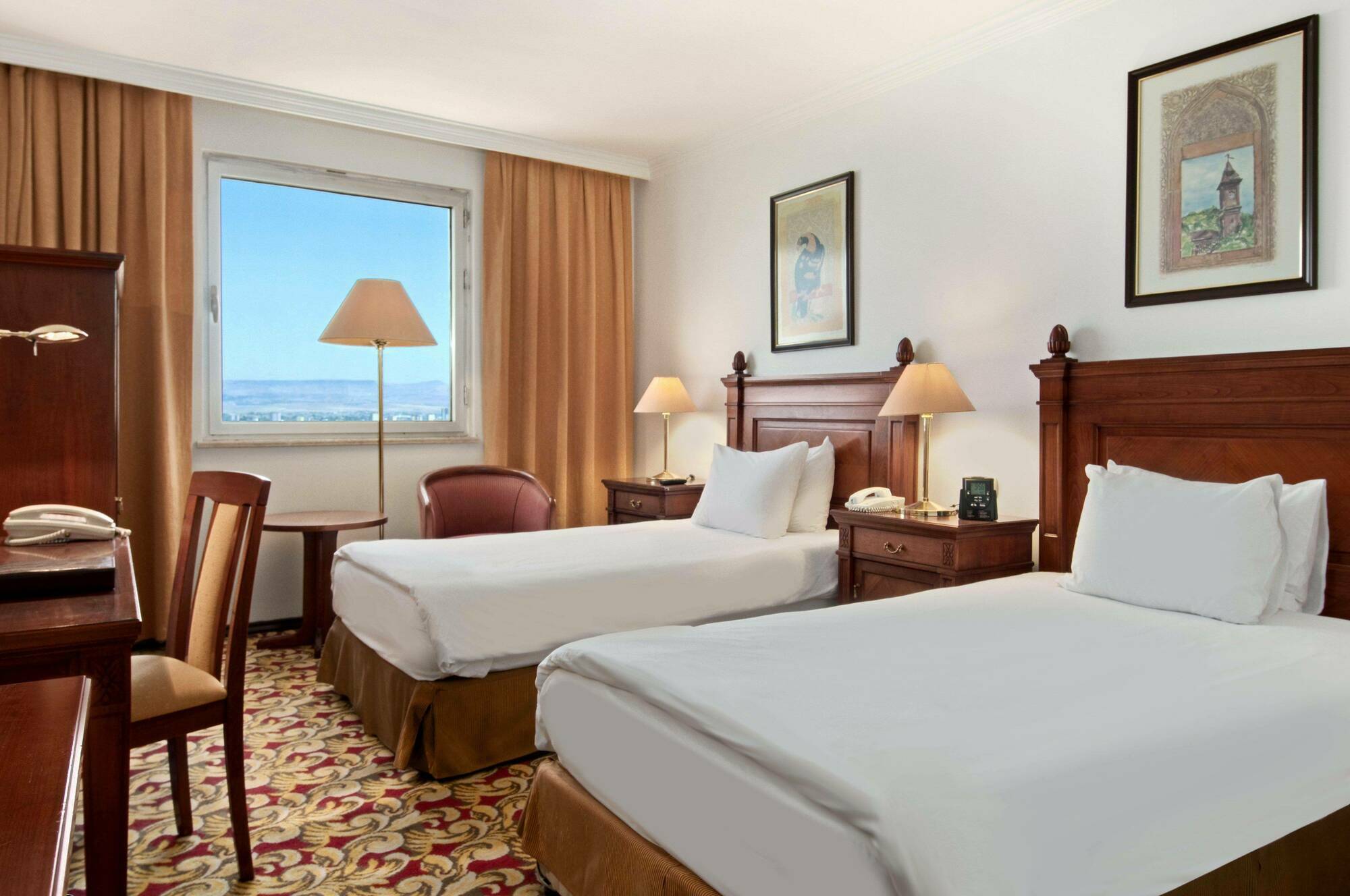 Wyndham Grand Kayseri Kültér fotó A room at the Hilton Athens